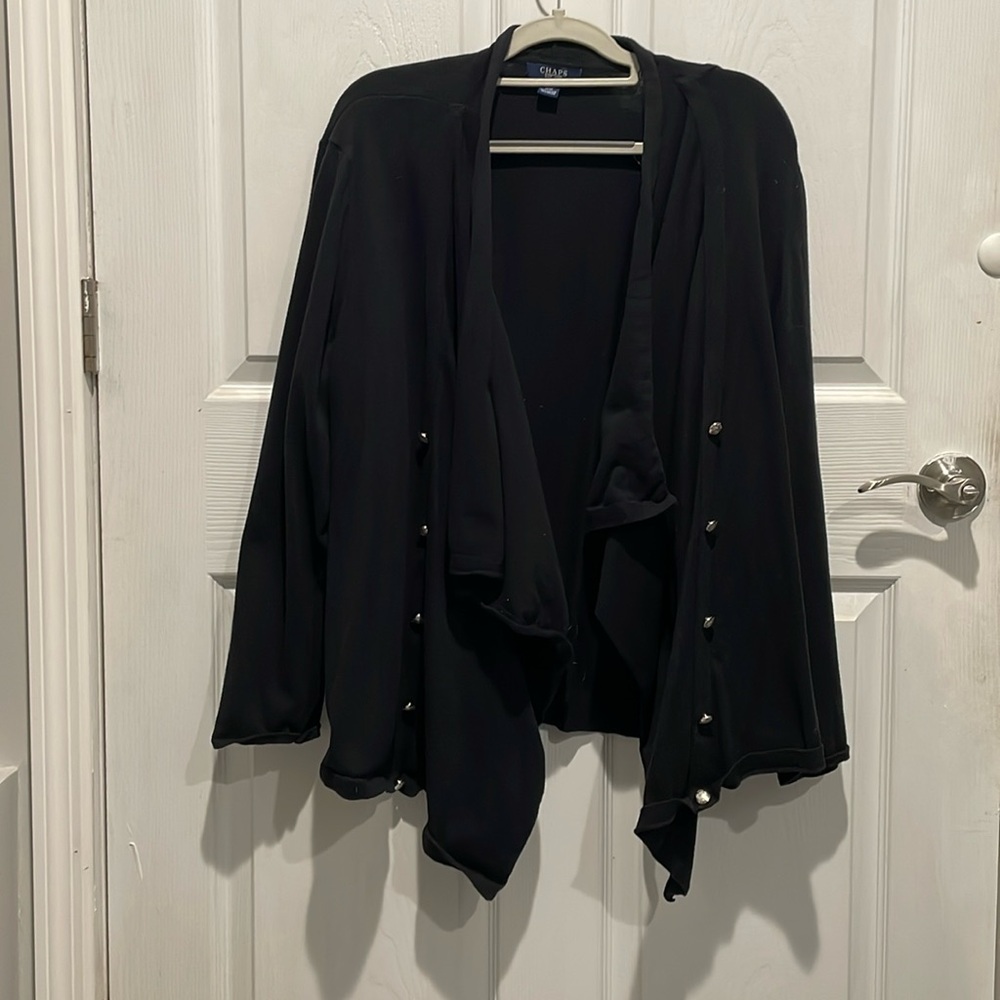 Chaps Women’s 1X cardigan sweater with silver buttons and a shark tail hem.